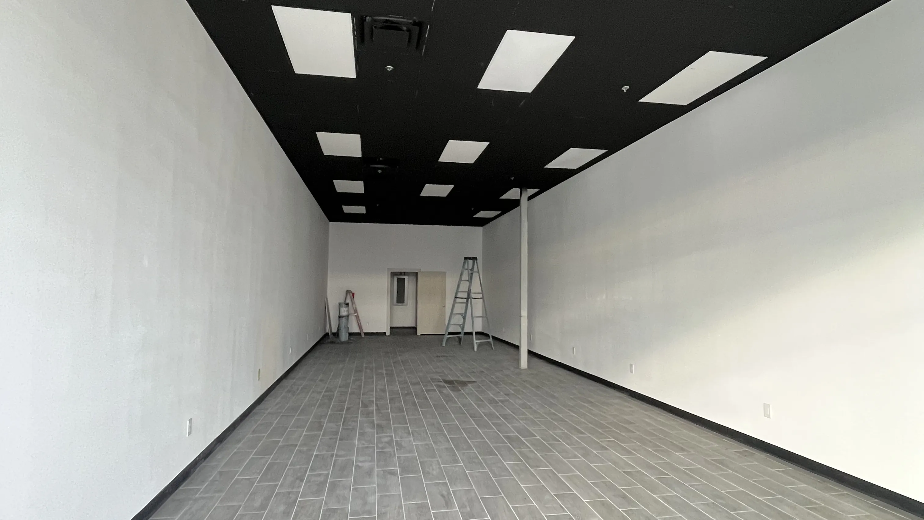 painting retail location las vegas